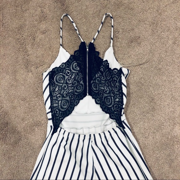 Stripped Jumpsuit - Picture 3 of 4